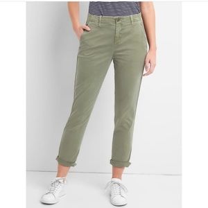 Gap Girlfriend Chinos in khaki green